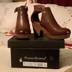 Pierre Dumas Brown Clog